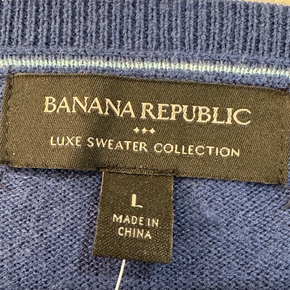 Banana Republic Blue Men’s Cotton Blend V-neck Sweater. Large. NWT. - Picture 6 of 6